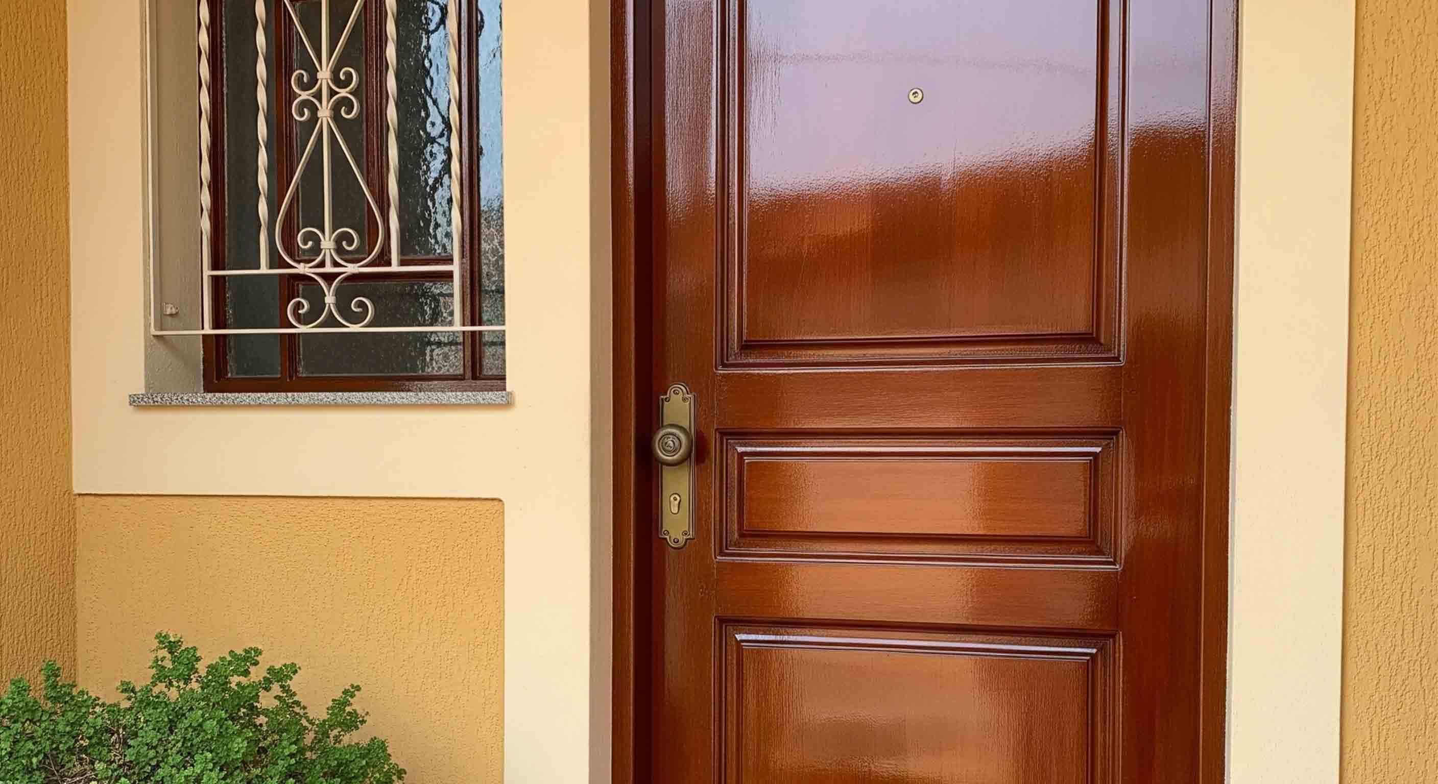 Porta ou móvel com acabamento laqueado - Exemplo 2